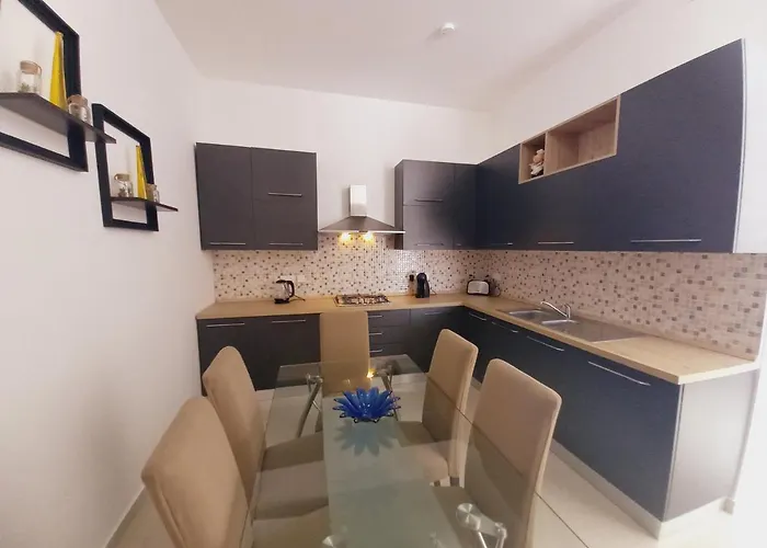 Luxury Penthouse With Private Pool 아파트 Hamrun