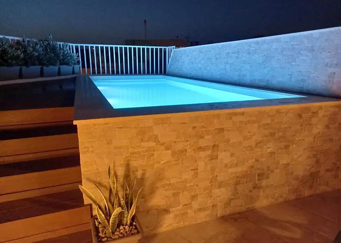 Luxury Penthouse With Private Pool 아파트