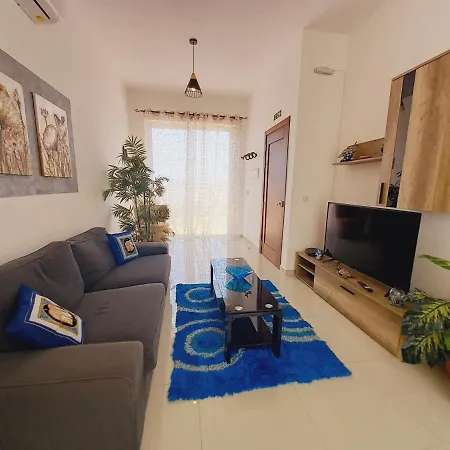 Luxury Penthouse With Private Pool *